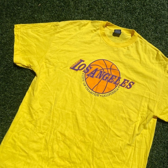 VTG 90’s Los Angeles Lakers Yellow Tee - Picture 3 of 5